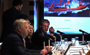 Des scientifiques ont entamé jeudi une mission pour aller observer, avec un engin sous-marin, la fosse du Japon, zone de subduction tectonique à l'origine du séisme et de l'énorme tsunami qui ont ravagé il y a tout juste un an le nord-est de l'archipel.