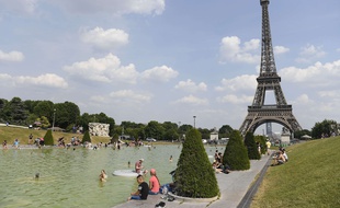 Paris, le 21 juin 2017. Journée de canicule avec un ressenti de 43,5°C.