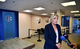 Marine Le Pen lors d'une conférence de presse dans les locaux du Rassemblement National à Nanterre, le 28 juin 2020.