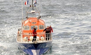 Illustration d'un bateau de la SNSM, sociéte naionale de sauvetage en mer.