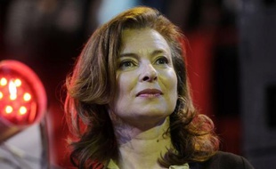 Valérie Trierweiler, compagne de François Hollande, a estimé lundi que Lionnel Luca, député UMP qui "représente la République" et qui l'a qualifiée de "Rottweiler", aurait dû être "remis à sa place" ou "puni" par Bernard Accoyer, président de l'Assemblée nationale