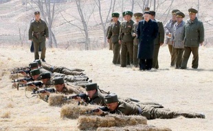 La Corée du Nord a placé son armée en ordre de combat mardi et demandé à ses unités spéciales "stratégiques" de se préparer à d'éventuelles frappes contre les Etats-Unis, et les îles de Guam et de Hawaï dans le Pacifique, a indiqué l'agence officielle nord-coréenne.