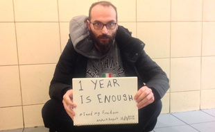 Le Syrien Fadi Mansour est détenu par les autorités turques à l’aéroport Atatürk d’Istanbul depuis un an, soit le 15 mars 2015.