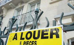 Panneau de location d'appartement.