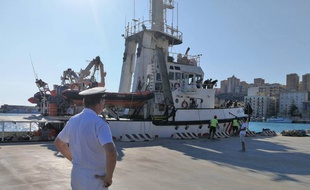 Le navire de l'«Open Arms» se trouve dans le port sicilien de Porto Empedocle.