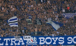 Pendant 20 minutes, les ultras du kop du Racing club de Strasbourg ont arrêté de chanter pour se faire entendre contre Monaco. Illustration