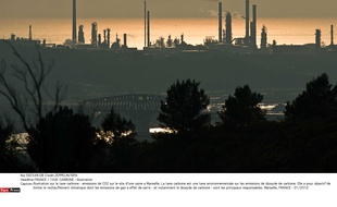 Illustration: rejet de gaz carbonique à Marseille en 2010