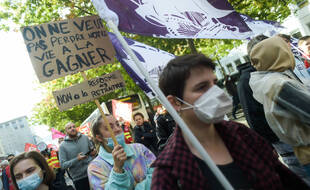 Ce mardi 5 octobre 2021, à Rennes, 2 000 manifestants ont rejoint le cortège pour défendre les salaires, les emplois et protester contre les reformes des retraites et de l'assurance-chômage.