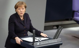 La chancelière allemande Angela Merkel s'adresse au Bundestag, le 17 février 2016 à Berlin, avant la réunion du Conseil européen à Bruxelles