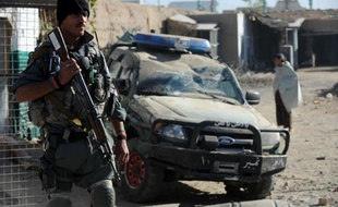 Dix-huit personnes ont été tuées dans trois attaques jeudi en Afghanistan, dont dix civils, incluant des femmes et enfants qui se rendaient à un mariage