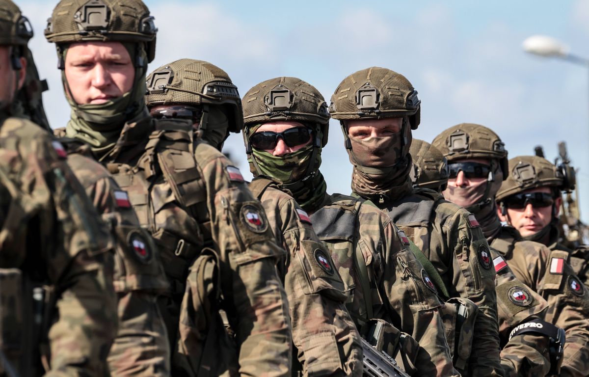 Guerre en Ukraine : L'armée polonaise en alerte et de plus en plus d'Ukrainiens sans électricité