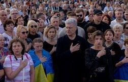 Le meurtrier présumé d’un député en Ukraine avoue mais nie tout lien avec l…