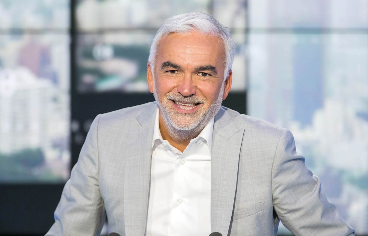 Comment Envoyer Un Mail A Lheure Des Pros L'heure des pros»: Un journaliste accuse Pascal Praud de relayer des fake  news