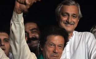 L'ex-star du cricket pakistanais et politicien de l'opposition Imran Khan lors d'un rassemblement pour réclamer la chute du Premier ministre Nawaz Sharif, le 17 août 2014 à Islamabad