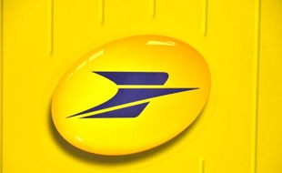 Acheter des billets d'avion, de train, ou renouveler son permis de conduire au bureau de Poste: le gouvernement travaille sur plusieurs "idées" pour développer à terme de nouveaux services dans les agences de La Poste, a indiqué jeudi à l'AFP la ministre déléguée à l'Economie numérique Fleur Pellerin.
