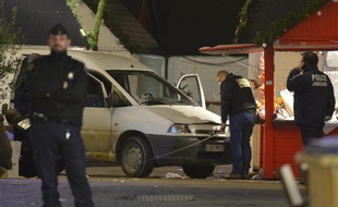 La police relève des indices sur la camionnette qui a foncé sur un marché de Noël de Nantes le 22 décembre 2014