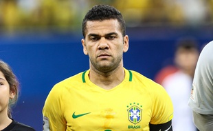 Dani Alves ne pourra pas disputer la Coupe du monde avec le Brésil à cause d'une blessure.