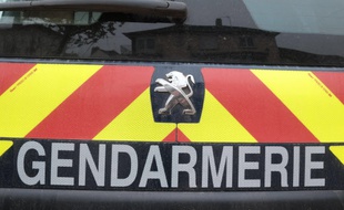 Un véhicule de gendarmerie.