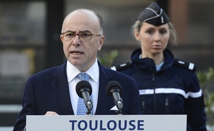 Bernard Cazeneuve en déplacement à Toulouse le 22 décembre 2015.