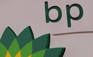 BP devra payer "la plus grosse amende pénale de l'histoire américaine" dans le cadre de l'accord à l'amiable passé avec les autorités américaines pour régler une partie du dossier de la marée noire du golfe du Mexique, a indiqué jeudi à l'AFP une source proche du dossier.