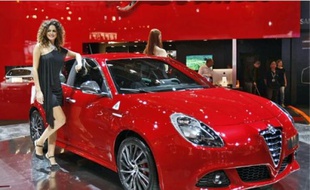 Pour soutenir le lancement de sa superbe Giulietta, Alfa Romeo propose 15 % de rabais.