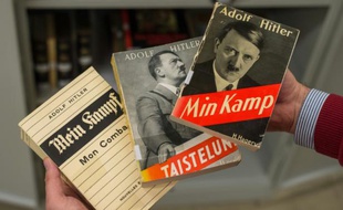 Plusieurs éditions du livre "Mein Kampf" présentées le 3 décembre 2015 à Munich