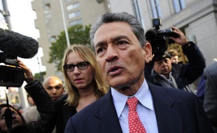 Rajat Gupta, un grand nom des affaires aux Etats-Unis, ex-administrateur de Goldman Sachs, a plaidé non coupable mercredi après avoir été inculpé de fraude boursière, un nouveau rebondissement spectaculaire dans l'enquête sur l'affaire de délit d'initiés du fonds Galleon.
