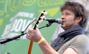 Bertrand Cantat sur scène à Bordeaux, le 18 mai 2014.
