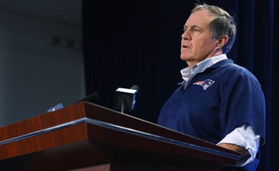 Le manager des New England Patriots Bill Belichick lors d'une conférence de presse le 22 janvier 2015.