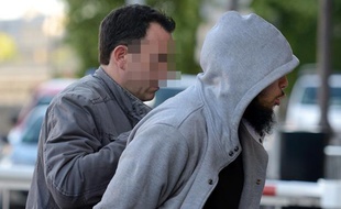 Un homme a été interpellé le 26 mai à La Verrière dans les Yvelines dans l'enquête sur l'agression au cutter d'un militaire à la Défense.