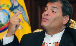 La demande d'asile politique en Russie déposée par l'ex-consultant du renseignement américain, Edward Snowden, pourrait "régler définitivement" son cas, a estimé lundi le président équatorien, Rafael Correa, lors d'un entretien exclusif avec l'AFP.