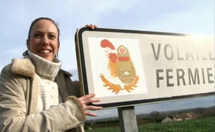 Capture d'écran d'une vidéo porno qui ne plaît pas aux éleveurs de poulets de Loué.