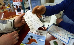 Face à la multiplication des billets SNCF non échangeables et non remboursables, conjuguée à un pouvoir d'achat en berne, de plus en plus de voyageurs se tournent vers des sites spécialisés pour revendre leur ticket ou trouver des trajets à petit prix jusqu'au dernier moment.