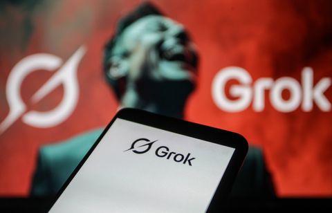 Pourquoi Grok a-t-il été suspendu temporairement sur X ?