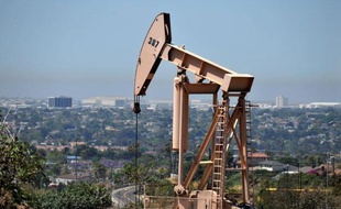 La révolution technologique dans le secteur pétrolier aux Etats-Unis devrait permettre au premier consommateur de brut d'accéder d'ici 2020 au deuxième rang d'une production mondiale en pleine expansion, derrière l'Arabie saoudite, estiment un nombre croissant d'experts.