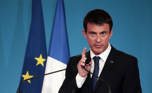 Manuel Valls au coeur du cyclone après son déplacement express pour le match de la Ligue des Champions samedi dernier.