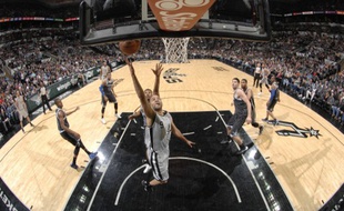 Le meneur de jeu des San Antonio Spurs Tony Parker, le 8 mars 2014 contre Orlando.