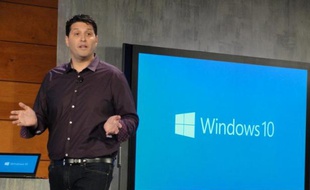 Le vice-président de Microsoft Terry Myerson lors d'une conférence de presse sur Windows 10 à Redmond, le 21 janvier 2015