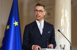 Qui est le président finlandais Alexander Stubb, golfeur proche de Trump ?