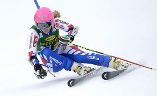 La Française Anne-Sophie Barthet s'est fait une fracture à l'épaule en chutant en deuxième manche du slalom de Coupe du monde d'Ofterschwang, en Allemagne, dimanche, a-t-on appris sur son blog mercredi.