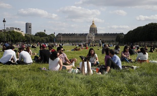 L'esplanade des Invalides, le 24 mai 2020.