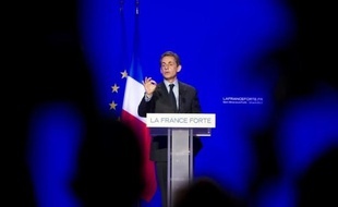 Le président français Nicolas Sarkozy a indiqué vendredi que, réélu, il engagerait la renégociation des accords passés avec des "pays amis ou voisins", dont l'Algérie, sur l'immigration afin de diviser par deux le nombre d'étrangers autorisés à entrer chaque année en France.