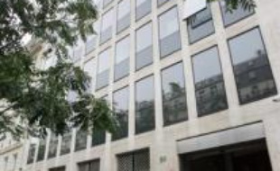 Un témoignage recueilli par le juge chargé de l'enquête sur les retraits suspects des caisses de l'UIMM accrédite l'hypothèse que ces fonds ont bénéficié aux syndicats, dont la CGT, à des partis politiques, mais aussi au CNPF, l'ancêtre du Medef.