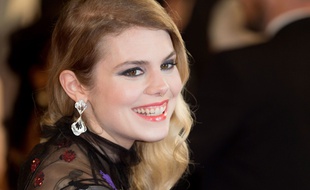 L'artiste Cœur de Pirate au Festival de Cannes en mai 2016