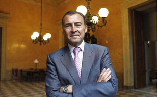Le député UMP des Alpes-Maritimes Lionnel Luca, le 11 mai 2010 à l'Assemblée nationale.