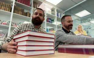 Mathieu Avanzi · et Jean Mathat-Christol cosignent un ouvrage sur les mots et les recettes des régions françaises.