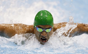 Le nageur sud-africain Achmat Hassiem, qui participe aux Jeux paralympiques de Rio, est amputé d'une jambe à cause d'une attaque de requin.