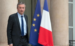 Le leader de Debout la République (DLR), Nicolas Dupont-Aignan, a lancé samedi à Paris sa campagne pour les élections européennes de 2014, dont il espère sortir avec des élus, en partageant la tribune avec d'autres dirigeants eurosceptiques comme l'Ukip britannique.
