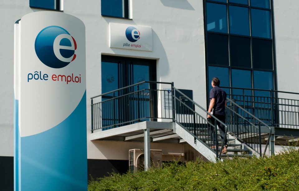 Le taux de chômage devrait diminuer à 8,9% d'ici fin 2018, selon l'Insee 960x614_illustration-agence-pole-emploi-recherche-d-emploi-chomage-nantes-le-16-09-2014-french-employment