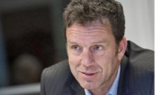 Geoffroy Roux de Bézieu, le patron de Virgin Mobile.